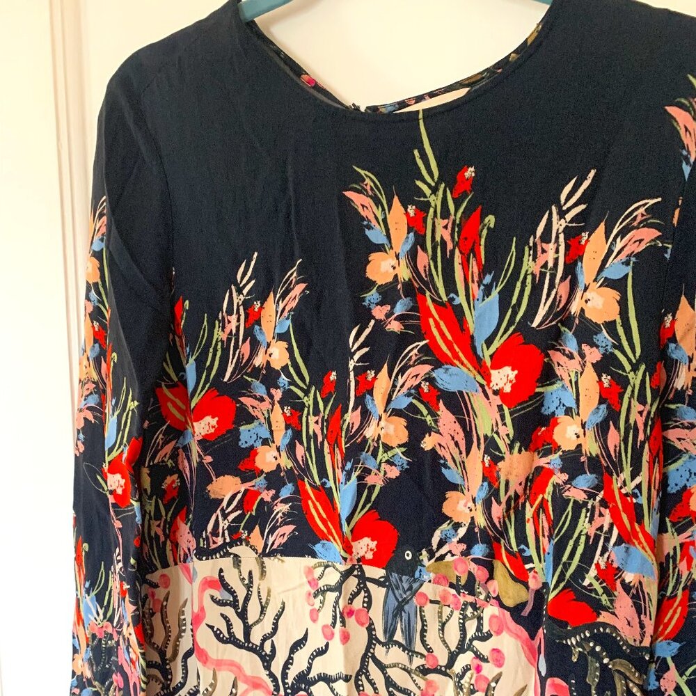 Graphic H&M vintage tea dress.